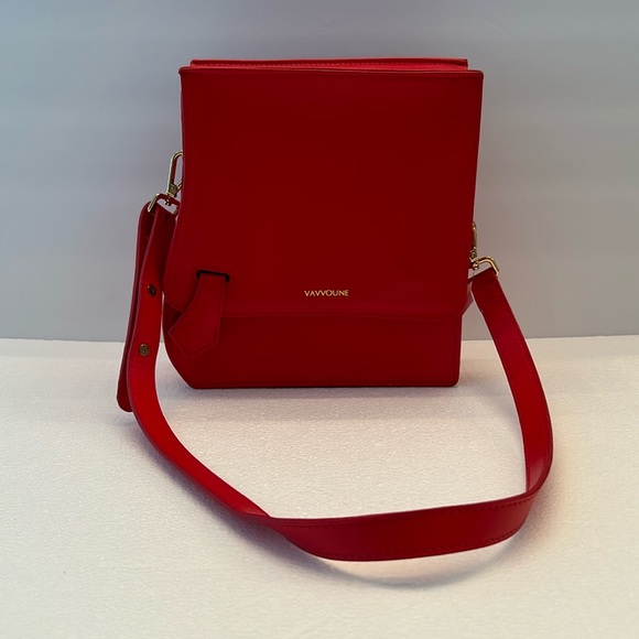 🌼🌺🌸VAVVOUNE SHOULDER BAG NEW - Picture 1 of 16